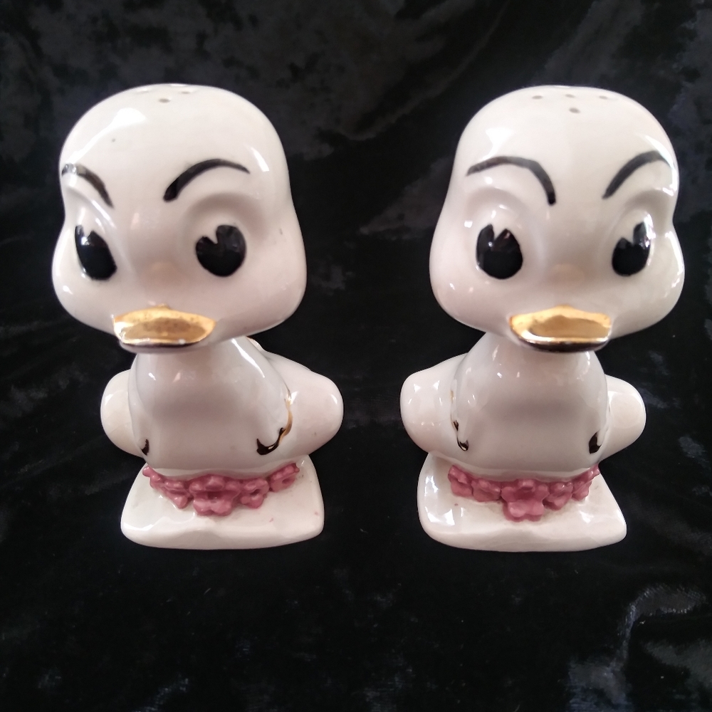 Vintage baby duck salt & pepper shakers